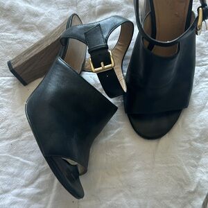 IVANKA TRUMP Black Leather Heeled Sandals